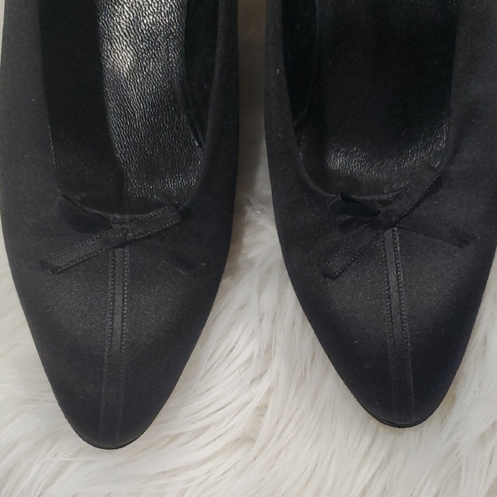 Fendi Black Satin Feel Kitten Heel with Pointed Toe Size 7.5 - Picture 3 of 15